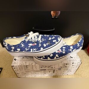 Vans Blue Snoopy Print Low Top Sneakers